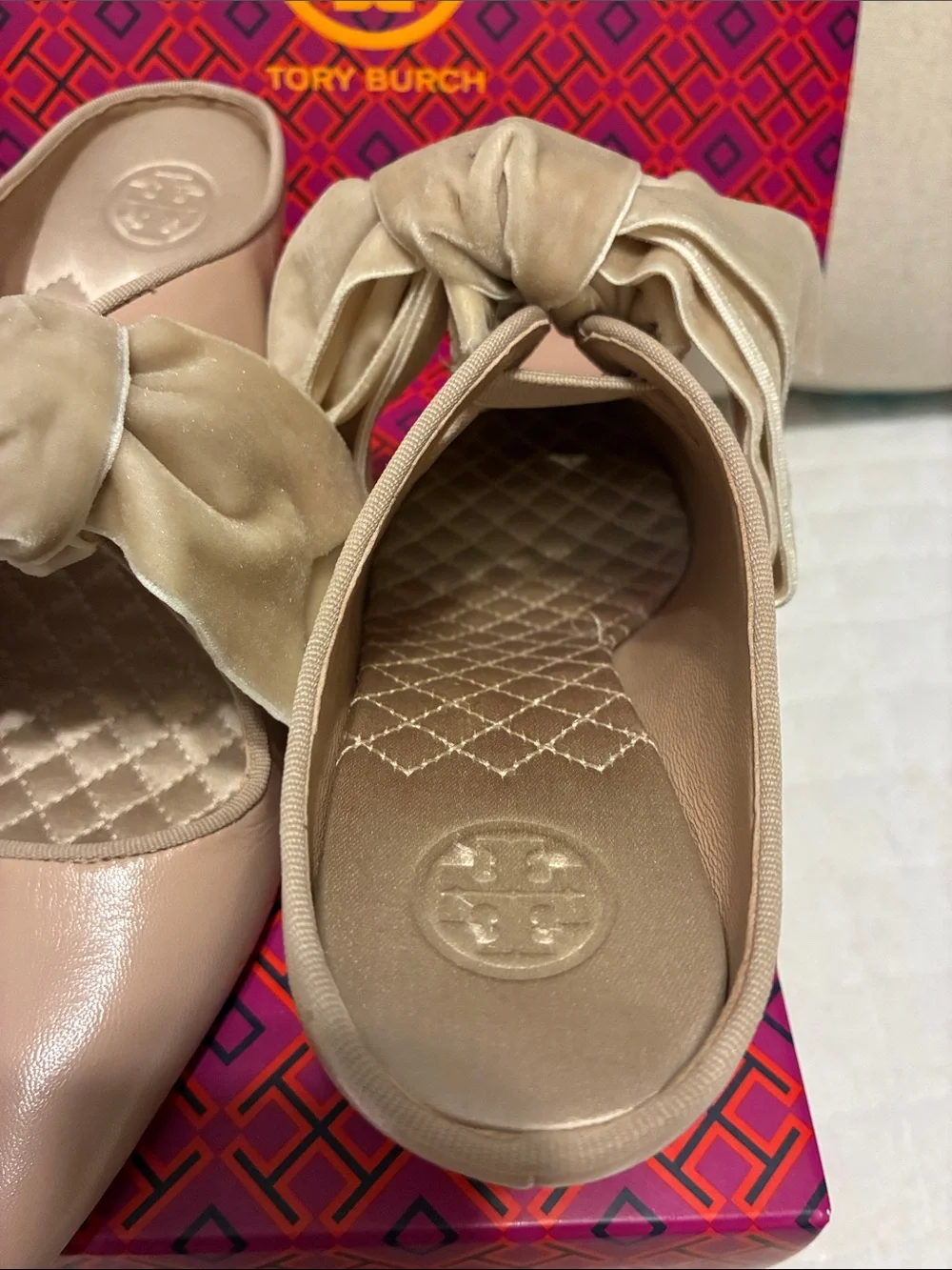 Tory Burch Blush Beige Bow Pointed-Toe Mules size 6M